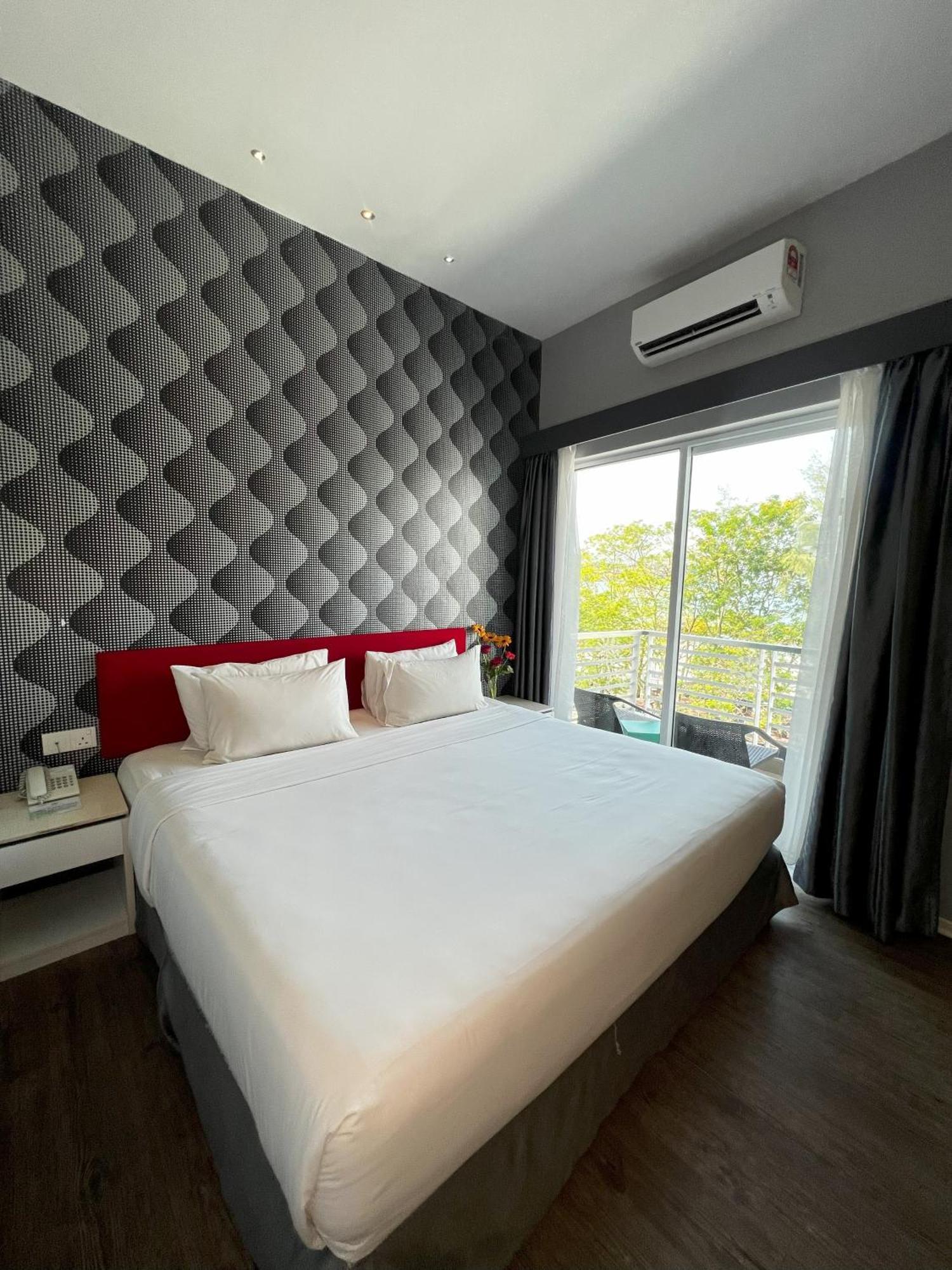 Cenang Plaza Beach Hotel