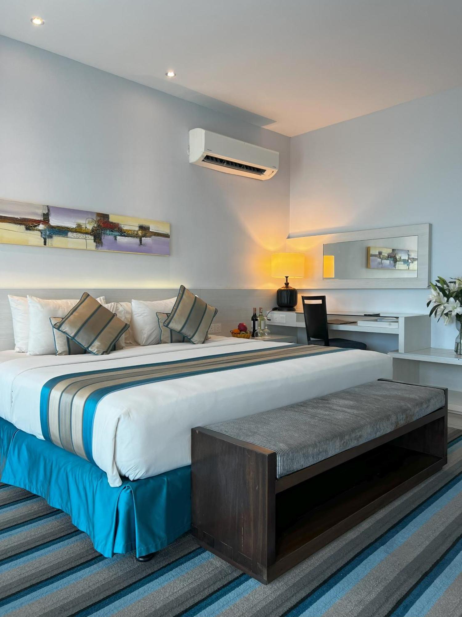 Cenang Plaza Beach Hotel