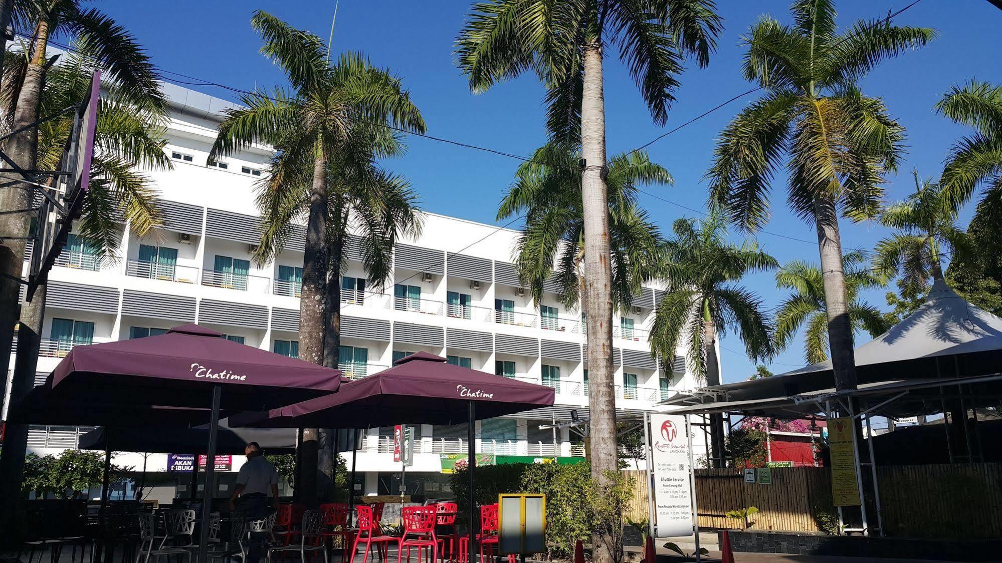 Hotel Cenang Plaza Beach 2*