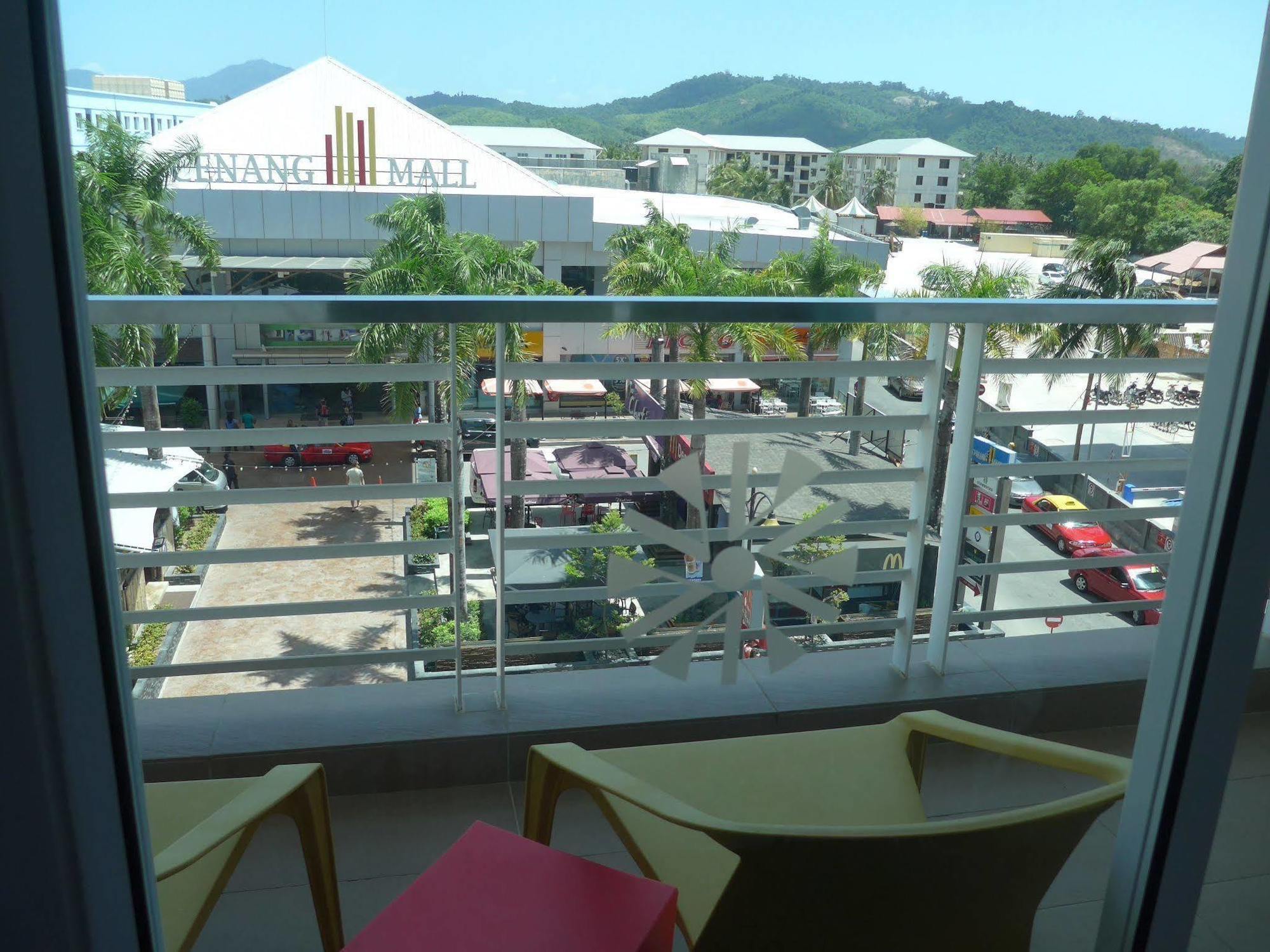 Hotel Cenang Plaza Beach 2*