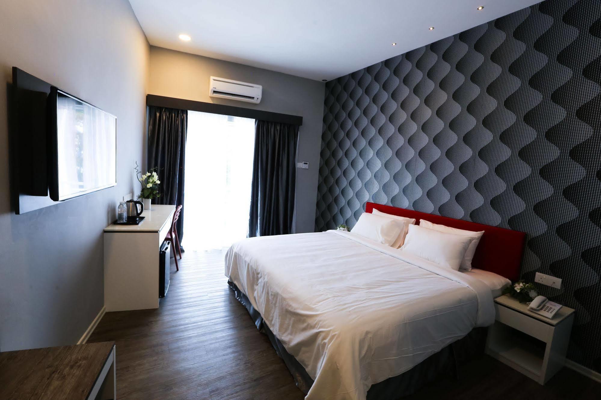 Hotel Cenang Plaza Beach 2*
