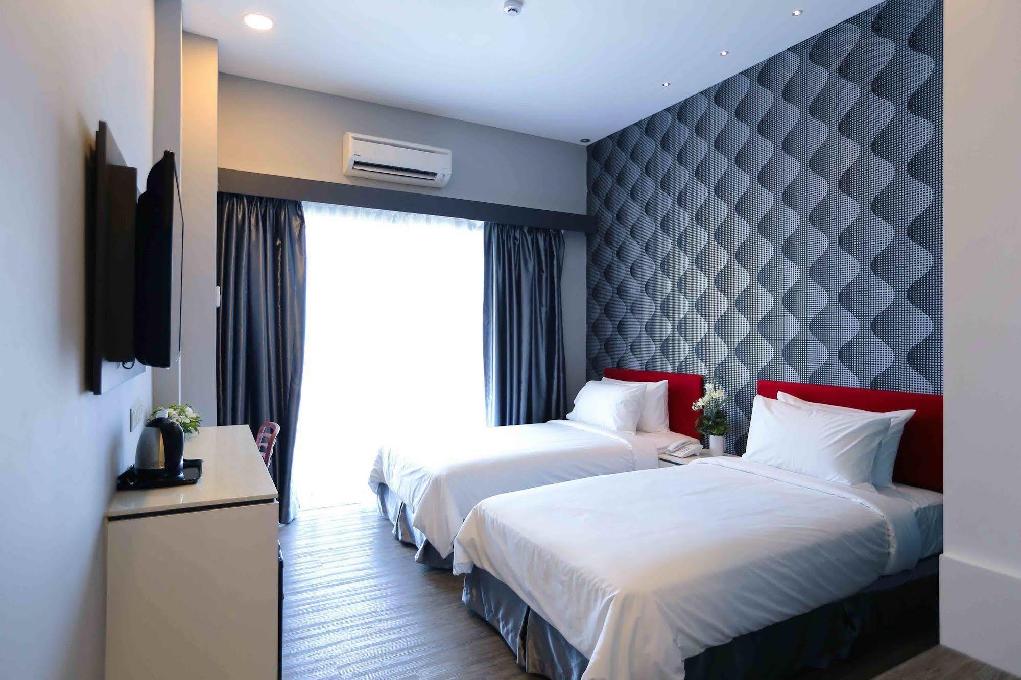 Cenang Plaza Beach Hotel 2*